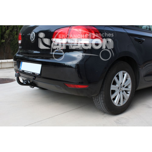 Фаркоп ARAGON на VOLKSWAGEN Golf 2008–2012  Арт. E6700DA 